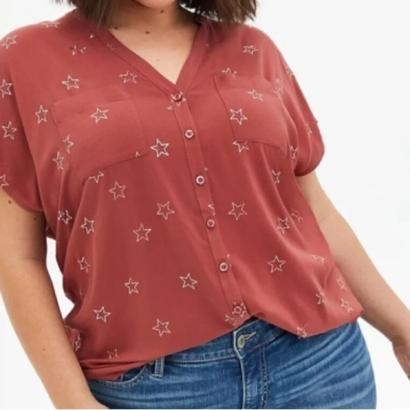 Torrid • Challis Button Down Muted Red and Gold Star Pattern - Picture 1 of 8